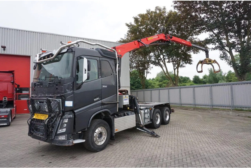 Volvo FH16-750 / ENGINE RUNNING / 6x4 / RETARDER / BIG AXLE / VEB+ / PALFINGER FD250 / EURO-6 / 2016 - 목재 트럭, 크레인 트럭 : 사진 1 Volvo FH16-750 / ENGINE RUNNING / 6x4 / RETARDER / BIG AXLE / VEB+ / PALFINGER FD250 / EURO-6 / 2016 - 목재 트럭, 크레인 트럭 : 사진 1