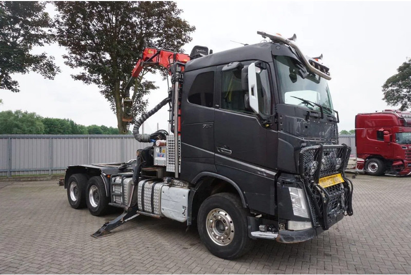 Volvo FH16-750 / ENGINE RUNNING / 6x4 / RETARDER / BIG AXLE / VEB+ / PALFINGER FD250 / EURO-6 / 2016 - 목재 트럭, 크레인 트럭 : 사진 4 Volvo FH16-750 / ENGINE RUNNING / 6x4 / RETARDER / BIG AXLE / VEB+ / PALFINGER FD250 / EURO-6 / 2016 - 목재 트럭, 크레인 트럭 : 사진 4