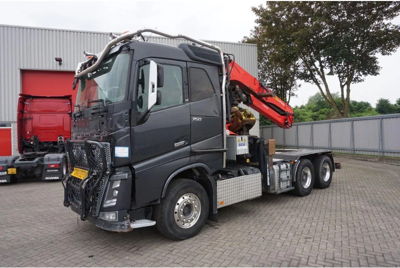 Volvo FH16-750 / ENGINE RUNNING / 6x4 / RETARDER / BIG AXLE / VEB+ / PALFINGER FD250 / EURO-6 / 2016 - 목재 트럭, 크레인 트럭 : 사진 2 Volvo FH16-750 / ENGINE RUNNING / 6x4 / RETARDER / BIG AXLE / VEB+ / PALFINGER FD250 / EURO-6 / 2016 - 목재 트럭, 크레인 트럭 : 사진 2