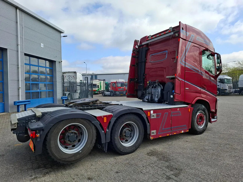 Volvo FH4-540 / 6X4 / BIG AXLE / HYDRAULICS / VEB+ / DYNAMIC STEERING / NAVI / ACC / LWDS / FULL-AIR / LEATHER / AUTOMATIC / EURO-6 / - 트랙터 유닛 : 사진 5 Volvo FH4-540 / 6X4 / BIG AXLE / HYDRAULICS / VEB+ / DYNAMIC STEERING / NAVI / ACC / LWDS / FULL-AIR / LEATHER / AUTOMATIC / EURO-6 / - 트랙터 유닛 : 사진 5