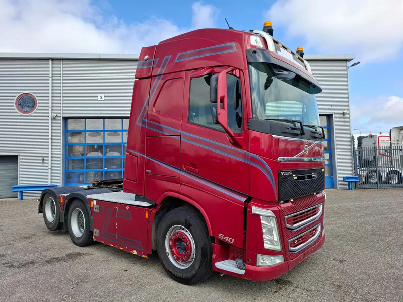 Volvo FH4-540 / 6X4 / BIG AXLE / HYDRAULICS / VEB+ / DYNAMIC STEERING / NAVI / ACC / LWDS / FULL-AIR / LEATHER / AUTOMATIC / EURO-6 / - 트랙터 유닛 : 사진 2 Volvo FH4-540 / 6X4 / BIG AXLE / HYDRAULICS / VEB+ / DYNAMIC STEERING / NAVI / ACC / LWDS / FULL-AIR / LEATHER / AUTOMATIC / EURO-6 / - 트랙터 유닛 : 사진 2