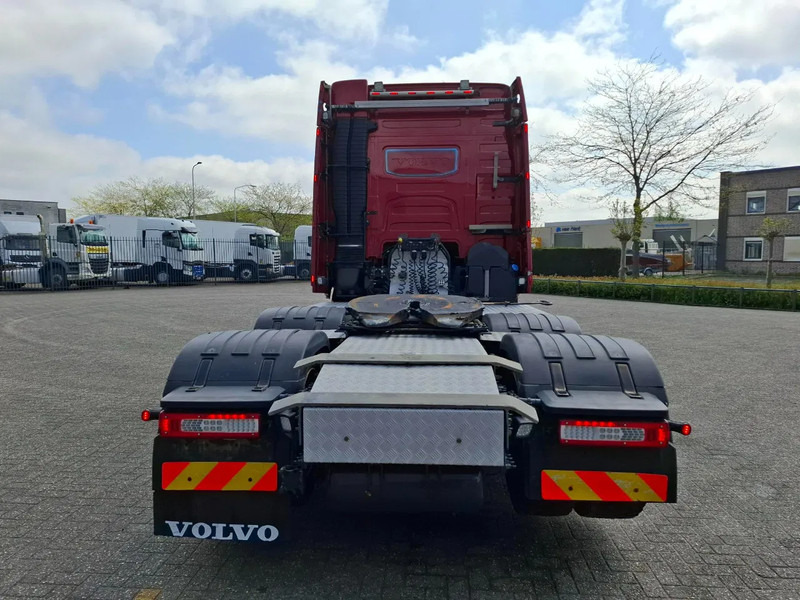 Volvo FH4-540 / 6X4 / BIG AXLE / HYDRAULICS / VEB+ / DYNAMIC STEERING / NAVI / ACC / LWDS / FULL-AIR / LEATHER / AUTOMATIC / EURO-6 / - 트랙터 유닛 : 사진 4 Volvo FH4-540 / 6X4 / BIG AXLE / HYDRAULICS / VEB+ / DYNAMIC STEERING / NAVI / ACC / LWDS / FULL-AIR / LEATHER / AUTOMATIC / EURO-6 / - 트랙터 유닛 : 사진 4