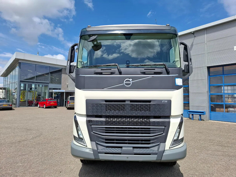 Volvo FH5-500 / 6X4 / RETARDER / HYDRAULICS / ONLY:46190 KM / BIG AXLE / 52 TON / VEB+ / ACC / LWDS / TOP CONDITION / AUTOMATIC / EURO - 트랙터 유닛 : 사진 5 Volvo FH5-500 / 6X4 / RETARDER / HYDRAULICS / ONLY:46190 KM / BIG AXLE / 52 TON / VEB+ / ACC / LWDS / TOP CONDITION / AUTOMATIC / EURO - 트랙터 유닛 : 사진 5