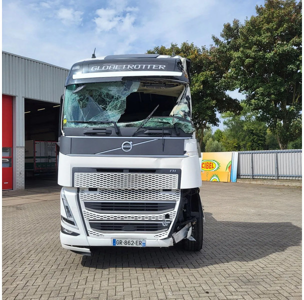 Volvo FH5-500 / ENGINE RUNNING / VEB+ / I-PARKCOOL / ONLY:349717 KM / TURBO COMPOUND / ACC / LWDS / SIDESKIRTS / AUTOMATIC / EURO-6 / - 트랙터 유닛 : 사진 2 Volvo FH5-500 / ENGINE RUNNING / VEB+ / I-PARKCOOL / ONLY:349717 KM / TURBO COMPOUND / ACC / LWDS / SIDESKIRTS / AUTOMATIC / EURO-6 / - 트랙터 유닛 : 사진 2