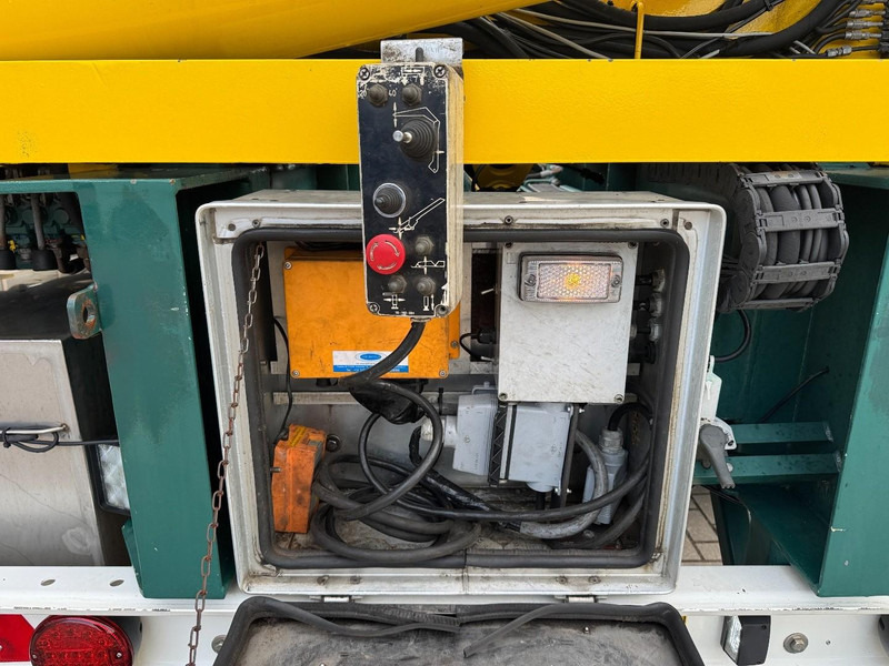 HAMMAR 151 S, Fully renovated, RC, 40 / 30 / 20 Ft - 컨테이너 운반 장치/ 스와프 보디 세미 트레일러 : 사진 4 HAMMAR 151 S, Fully renovated, RC, 40 / 30 / 20 Ft - 컨테이너 운반 장치/ 스와프 보디 세미 트레일러 : 사진 4