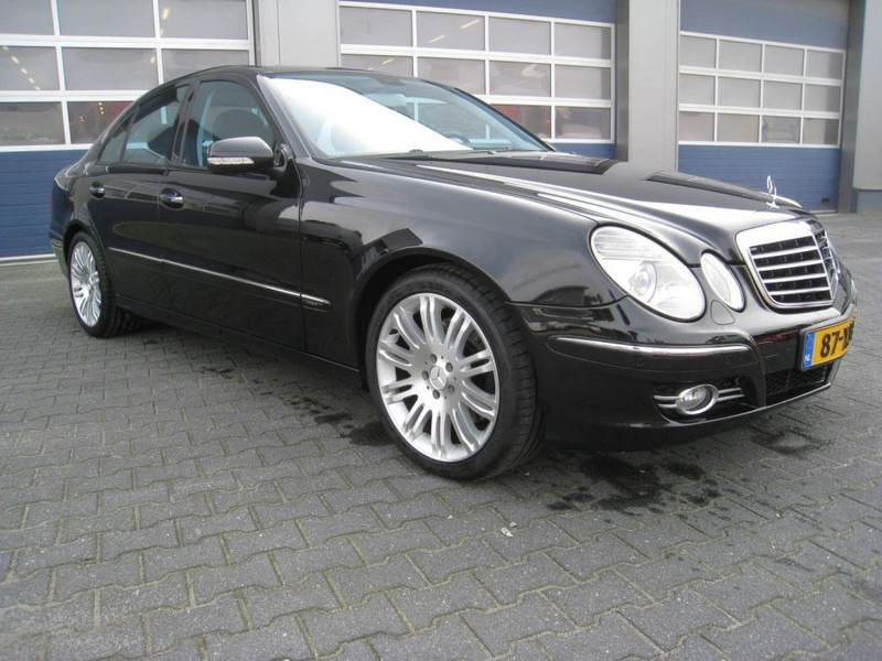 Mercedes-Benz E-Klasse 280 CDI, Sport - 세단 : 사진 1 Mercedes-Benz E-Klasse 280 CDI, Sport - 세단 : 사진 1