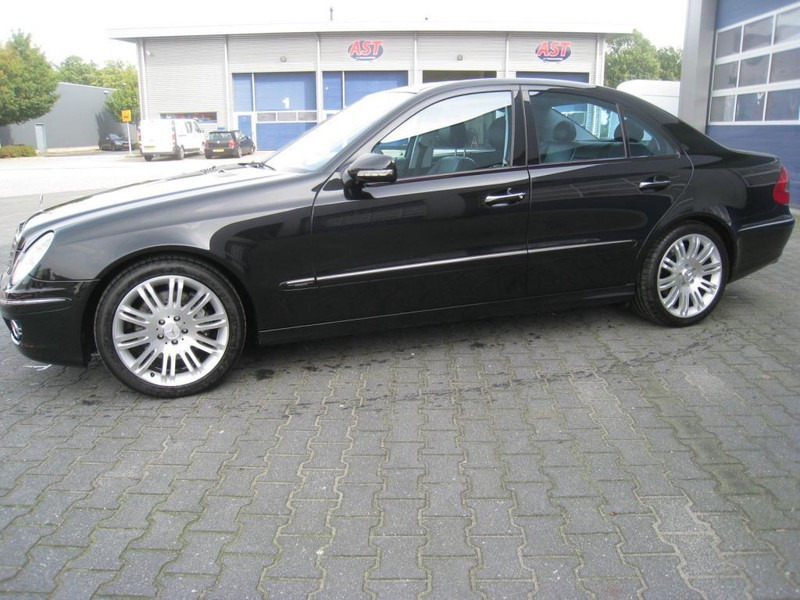 Mercedes-Benz E-Klasse 280 CDI, Sport - 세단 : 사진 5 Mercedes-Benz E-Klasse 280 CDI, Sport - 세단 : 사진 5