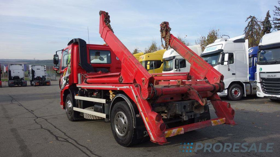 DAF CF 370 FA Day Cab EURO 6 řetězový nosič kontejnerů AK12 - 스킵 로더 트럭 : 사진 3 DAF CF 370 FA Day Cab EURO 6 řetězový nosič kontejnerů AK12 - 스킵 로더 트럭 : 사진 3