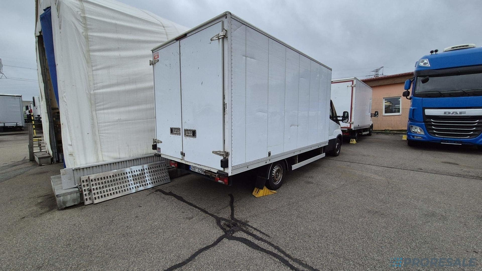 IVECO DAILY 35S16 skříň - 8 palet - 박스 밴 : 사진 4 IVECO DAILY 35S16 skříň - 8 palet - 박스 밴 : 사진 4