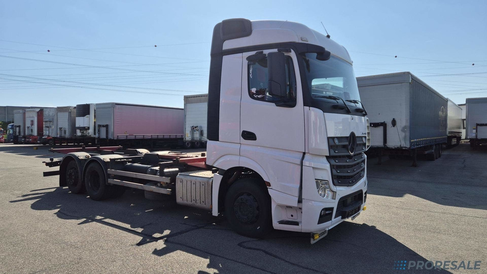 MERCEDES-BENZ ACTROS 2546 L 6X2 EURO 6 - pro přepravu BDF - 컨테이너 운반 장치/ 스와프 보디 트럭 : 사진 1 MERCEDES-BENZ ACTROS 2546 L 6X2 EURO 6 - pro přepravu BDF - 컨테이너 운반 장치/ 스와프 보디 트럭 : 사진 1