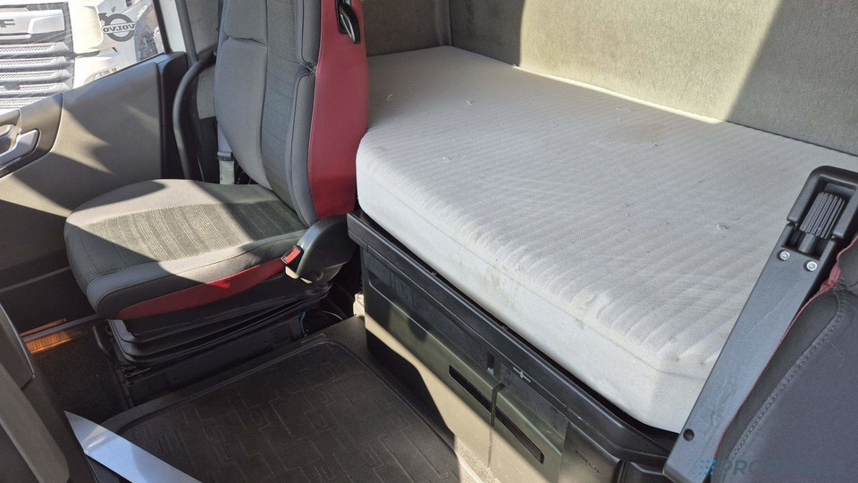 VOLVO FH 460 EURO 6 - 트랙터 유닛 : 사진 5 VOLVO FH 460 EURO 6 - 트랙터 유닛 : 사진 5