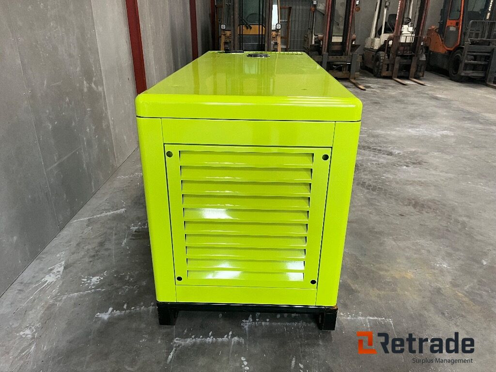 Generator Compal Power VG-R30 Generator - 건설기계 : 사진 4 Generator Compal Power VG-R30 Generator - 건설기계 : 사진 4