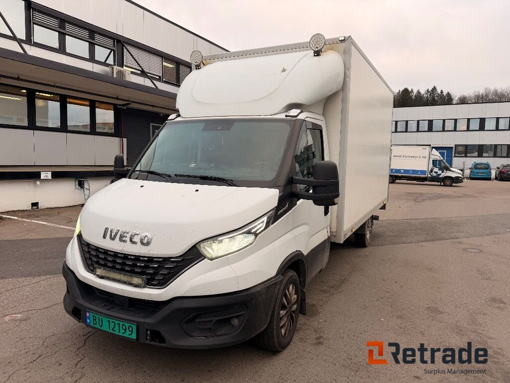 Skapbil IVECO 35S16 (parkert i Oslo) - 박스 밴 : 사진 1 Skapbil IVECO 35S16 (parkert i Oslo) - 박스 밴 : 사진 1
