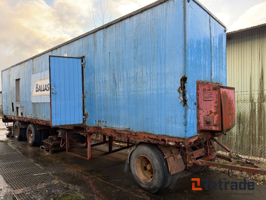 Släpvagn med skåp - 밀폐형 박스 트레일러 : 사진 3 Släpvagn med skåp - 밀폐형 박스 트레일러 : 사진 3