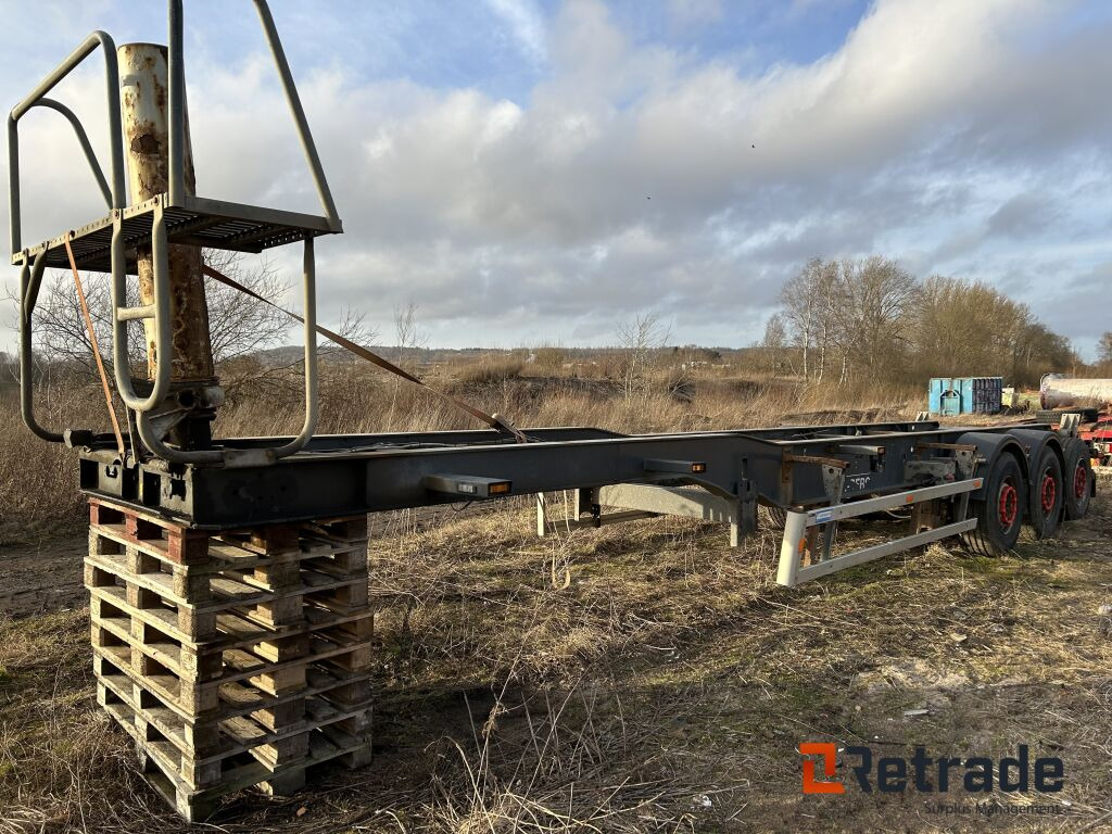 Tipptrailer chassi KELBERG T40S3 - 컨테이너 운반 장치/ 스와프 보디 세미 트레일러 : 사진 1 Tipptrailer chassi KELBERG T40S3 - 컨테이너 운반 장치/ 스와프 보디 세미 트레일러 : 사진 1