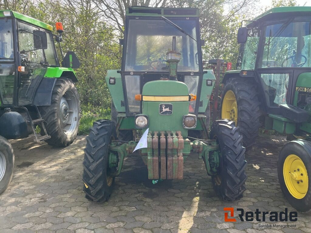 Tractor John Deere 2130 D 4 X 4 Traktor 2130 4 X 4 - 장궤형 트랙터 : 사진 2 Tractor John Deere 2130 D 4 X 4 Traktor 2130 4 X 4 - 장궤형 트랙터 : 사진 2