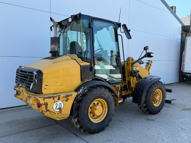 Cat 906H - Auto Greasing / Quick Coupler - 휠 로더 : 사진 5 Cat 906H - Auto Greasing / Quick Coupler - 휠 로더 : 사진 5