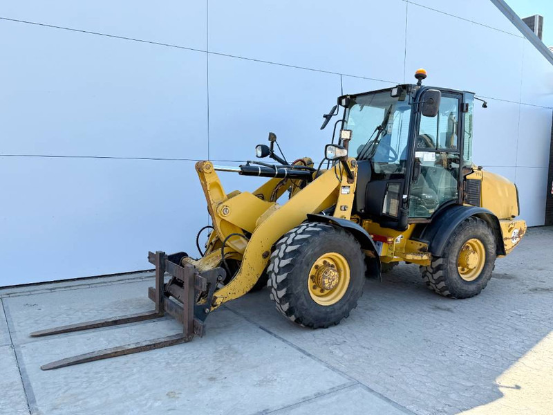 Cat 906H - Automatic Greasing / Quick Coupler - 휠 로더 : 사진 2 Cat 906H - Automatic Greasing / Quick Coupler - 휠 로더 : 사진 2