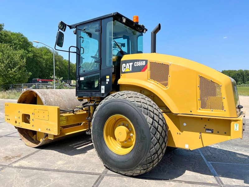 Cat CS66B - Excellent Condition / Low Hours / CE - 롤러 : 사진 3 Cat CS66B - Excellent Condition / Low Hours / CE - 롤러 : 사진 3