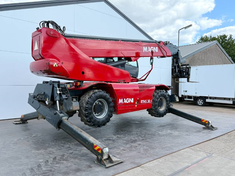 MAGNI RTH5.30 - Remote Control / 4x4x4 / Airco - 텔레스코픽 핸들러 : 사진 5 MAGNI RTH5.30 - Remote Control / 4x4x4 / Airco - 텔레스코픽 핸들러 : 사진 5