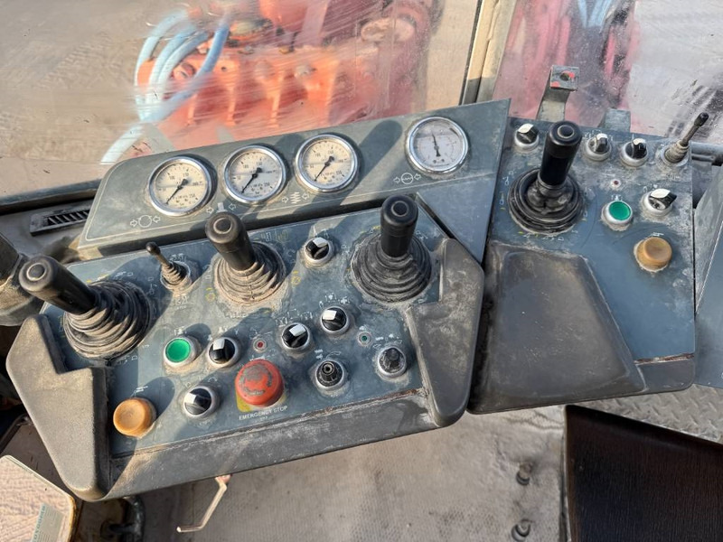 드릴링 리그 Sandvik DT1130-SC - 3x TB150 Drill Boom + Basket Boom : 사진 13