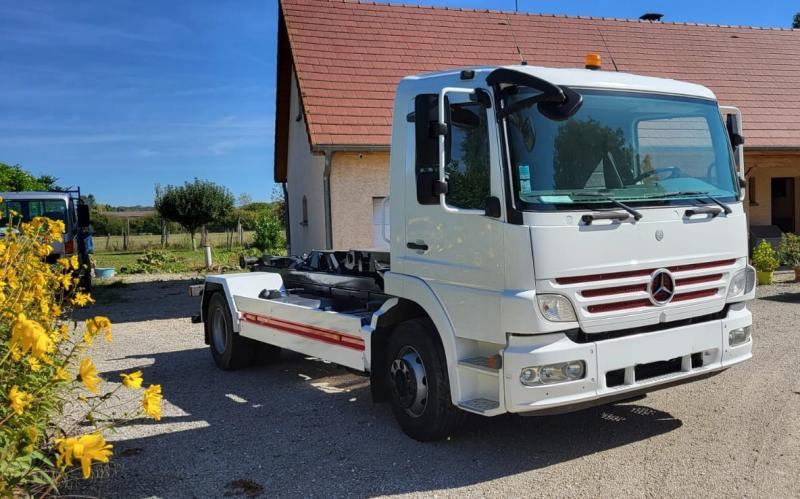 Mercedes Atego - 스킵 로더 트럭 : 사진 1 Mercedes Atego - 스킵 로더 트럭 : 사진 1