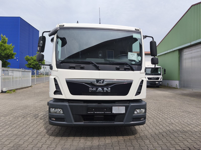 MAN TGL 8.190 Koffer gFH AHK LBW Euro 6 4x2 (11) - 박스 트럭 : 사진 3 MAN TGL 8.190 Koffer gFH AHK LBW Euro 6 4x2 (11) - 박스 트럭 : 사진 3
