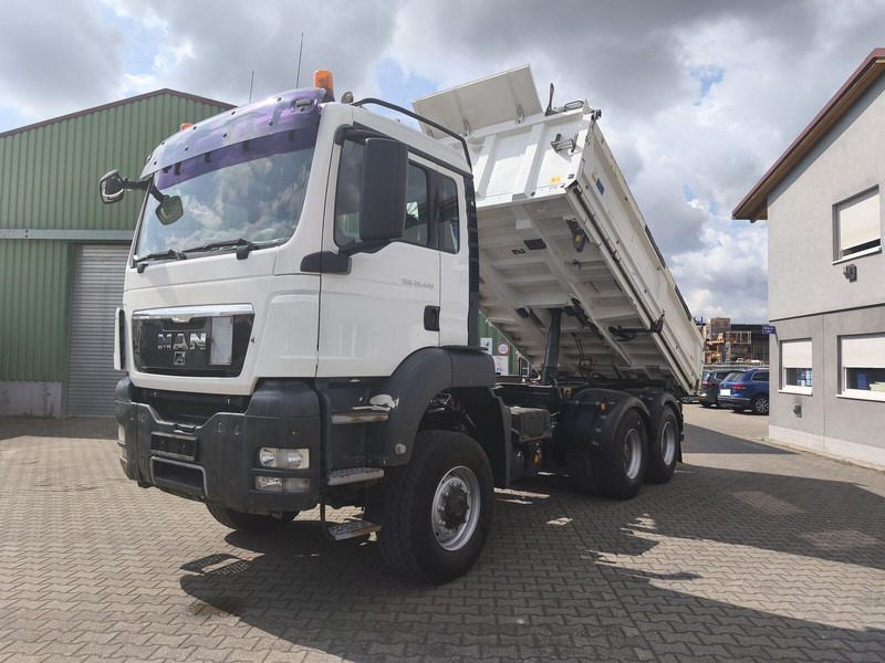 MAN TGS 26.400 6x6 GL Meiller Dreiseitenkipper Bordmatik Plane Euro - 덤프트럭 : 사진 2 MAN TGS 26.400 6x6 GL Meiller Dreiseitenkipper Bordmatik Plane Euro - 덤프트럭 : 사진 2