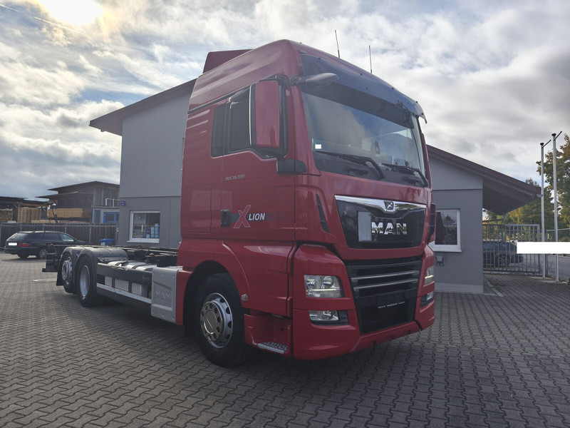 MAN TGX 26.500 BDF 6x2 Euro 6 Retarder Standard Lift+Lenk Euro 6 (29 - 캡 새시 트럭 : 사진 2 MAN TGX 26.500 BDF 6x2 Euro 6 Retarder Standard Lift+Lenk Euro 6 (29 - 캡 새시 트럭 : 사진 2