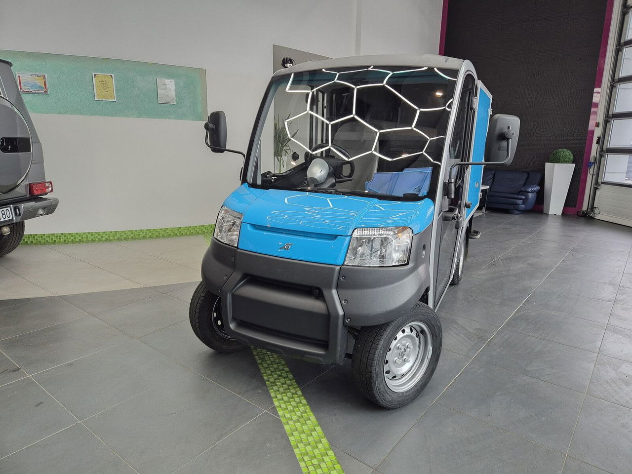 Diversen Garia Utility / Electric / Mini Delivery VAN / UP TO 45 KM H / B - 패널 밴, 전기 밴 : 사진 2 Diversen Garia Utility / Electric / Mini Delivery VAN / UP TO 45 KM H / B - 패널 밴, 전기 밴 : 사진 2