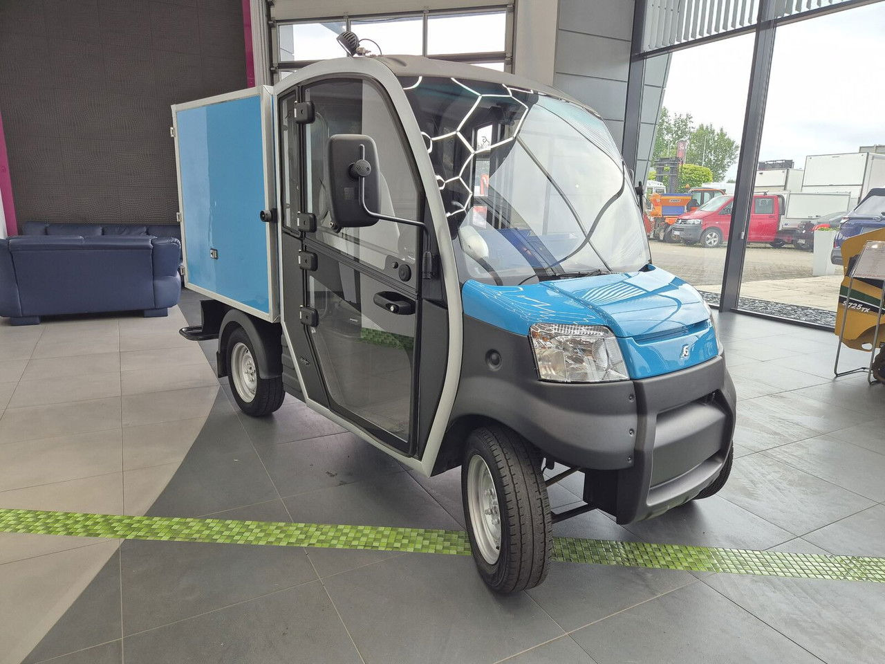 Diversen Garia Utility / Electric / Mini Delivery VAN / UP TO 45 KM H / B - 패널 밴, 전기 밴 : 사진 4 Diversen Garia Utility / Electric / Mini Delivery VAN / UP TO 45 KM H / B - 패널 밴, 전기 밴 : 사진 4