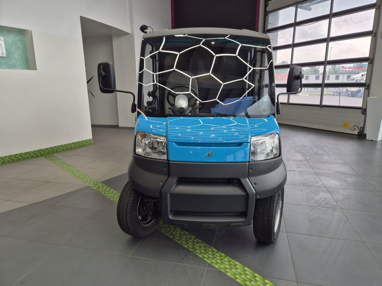Diversen Garia Utility / Electric / Mini Delivery VAN / UP TO 45 KM H / B - 패널 밴, 전기 밴 : 사진 3 Diversen Garia Utility / Electric / Mini Delivery VAN / UP TO 45 KM H / B - 패널 밴, 전기 밴 : 사진 3