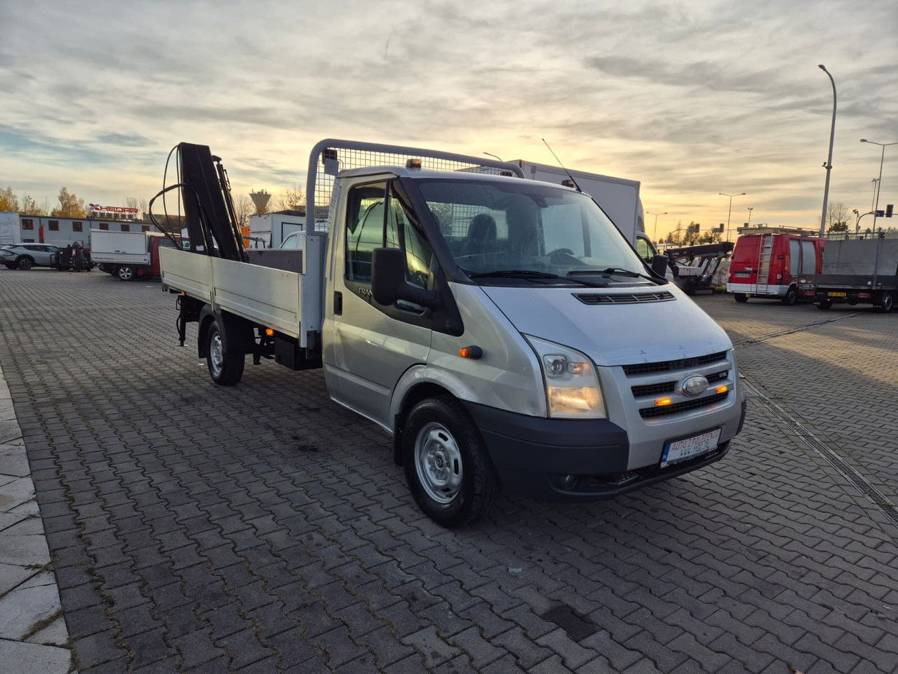 Ford Transit 350 2.4 TDCi / Very Strong Hiab / 1 Owner / Serviced - 플랫베드 밴 : 사진 4 Ford Transit 350 2.4 TDCi / Very Strong Hiab / 1 Owner / Serviced - 플랫베드 밴 : 사진 4