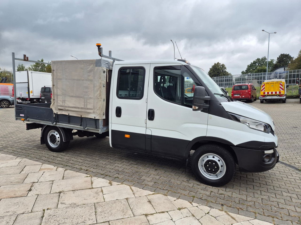 IVECO Daily 35 35S15 / Doka / 1 Owner / LOW KM / 7 Seats - 플랫베드 밴 : 사진 5 IVECO Daily 35 35S15 / Doka / 1 Owner / LOW KM / 7 Seats - 플랫베드 밴 : 사진 5