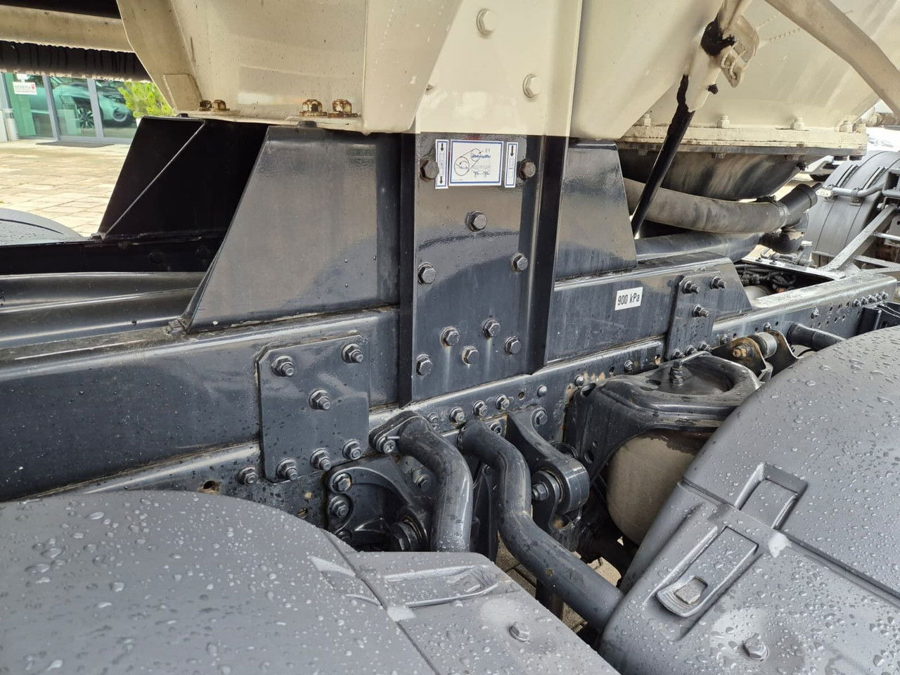 유조트럭 MAN TGS 26.480 Spritzer SILO : 사진 22 유조트럭 MAN TGS 26.480 Spritzer SILO : 사진 22