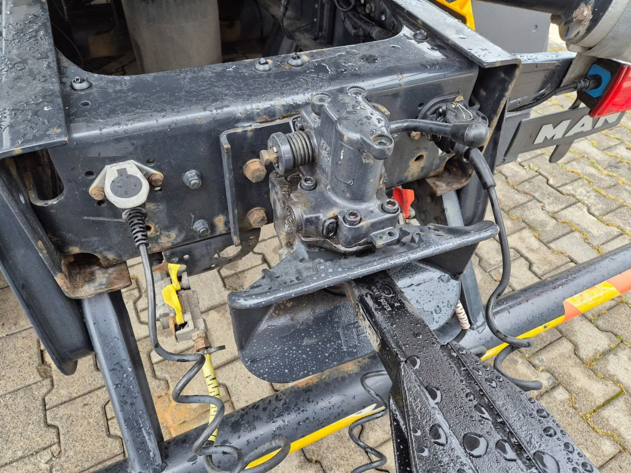 유조트럭 MAN TGS 26.480 Spritzer SILO : 사진 24 유조트럭 MAN TGS 26.480 Spritzer SILO : 사진 24