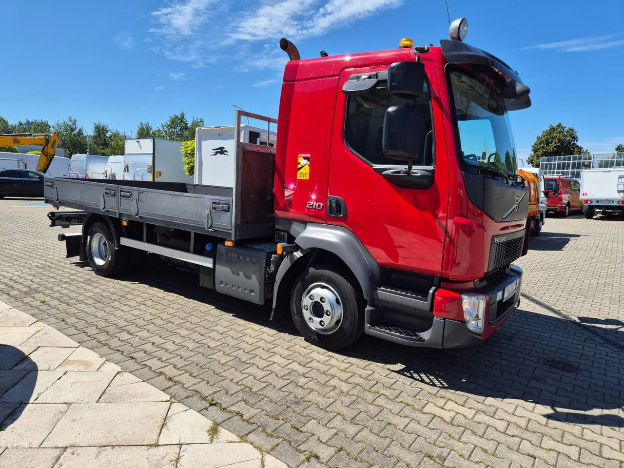 Volvo FL 210 1 Owner / LOW KM / Fassi - 드롭사이드/ 플랫베드 트럭, 크레인 트럭 : 사진 5 Volvo FL 210 1 Owner / LOW KM / Fassi - 드롭사이드/ 플랫베드 트럭, 크레인 트럭 : 사진 5