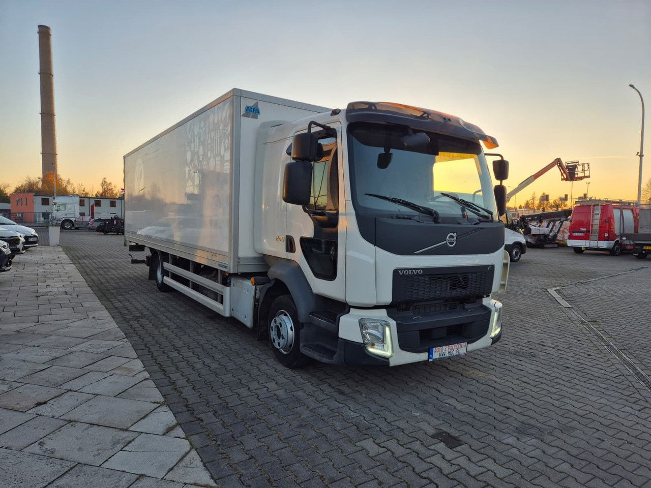 Volvo FL 240 - 냉동탑차 : 사진 4 Volvo FL 240 - 냉동탑차 : 사진 4