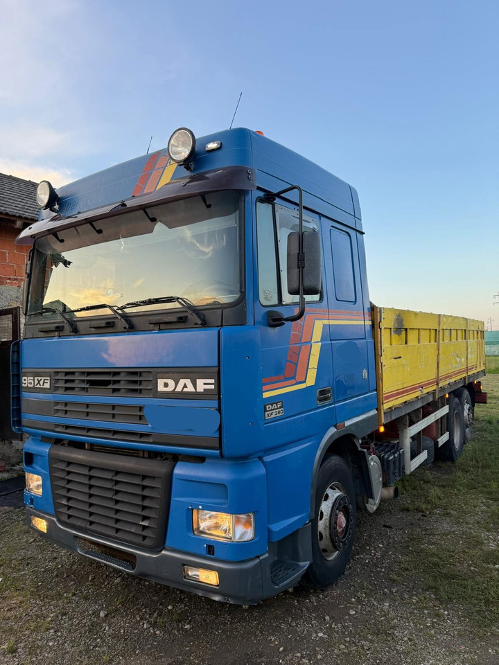 DAF XF 95.380 6X2 stake body - 드롭사이드/ 플랫베드 트럭 : 사진 1 DAF XF 95.380 6X2 stake body - 드롭사이드/ 플랫베드 트럭 : 사진 1