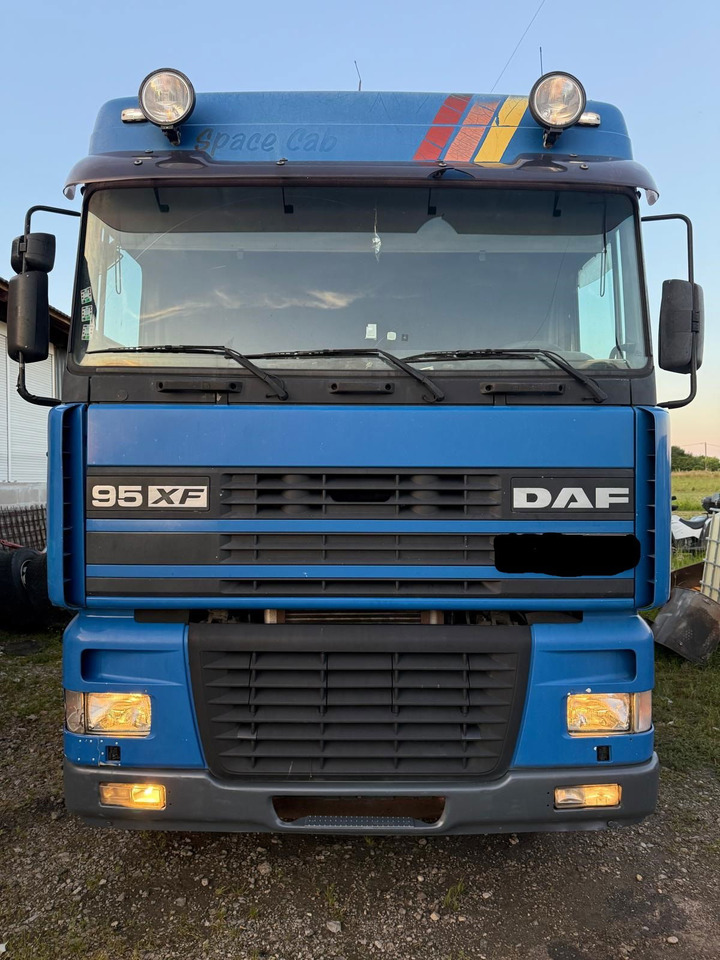 DAF XF 95.380 6X2 stake body - 드롭사이드/ 플랫베드 트럭 : 사진 3 DAF XF 95.380 6X2 stake body - 드롭사이드/ 플랫베드 트럭 : 사진 3