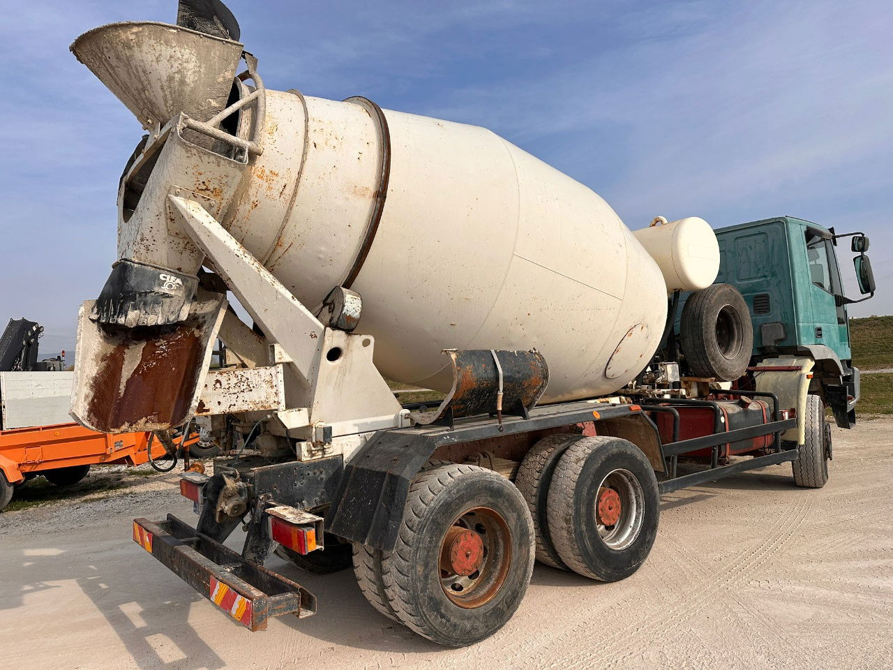 Iveco Eurotrakker 260E35W 6x6 mixer - 7m3 - 콘크리트 믹서 트럭 : 사진 5 Iveco Eurotrakker 260E35W 6x6 mixer - 7m3 - 콘크리트 믹서 트럭 : 사진 5