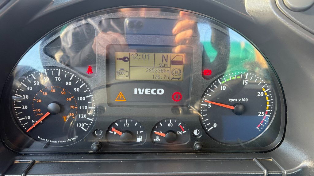 덤프트럭 Iveco Trakker AD340T45 8x4 bordmatic tipper - retarder : 사진 24 덤프트럭 Iveco Trakker AD340T45 8x4 bordmatic tipper - retarder : 사진 24