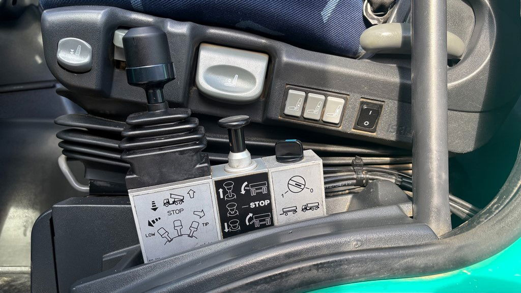 덤프트럭 Iveco Trakker AD340T45 8x4 bordmatic tipper - retarder : 사진 22 덤프트럭 Iveco Trakker AD340T45 8x4 bordmatic tipper - retarder : 사진 22