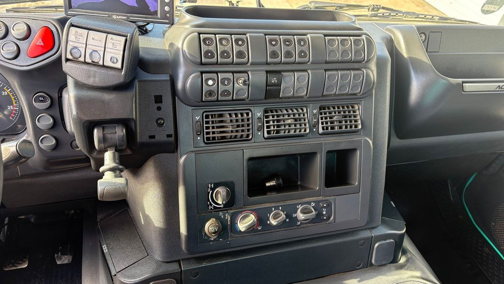 덤프트럭 Iveco Trakker AD340T45 8x4 bordmatic tipper - retarder : 사진 25 덤프트럭 Iveco Trakker AD340T45 8x4 bordmatic tipper - retarder : 사진 25