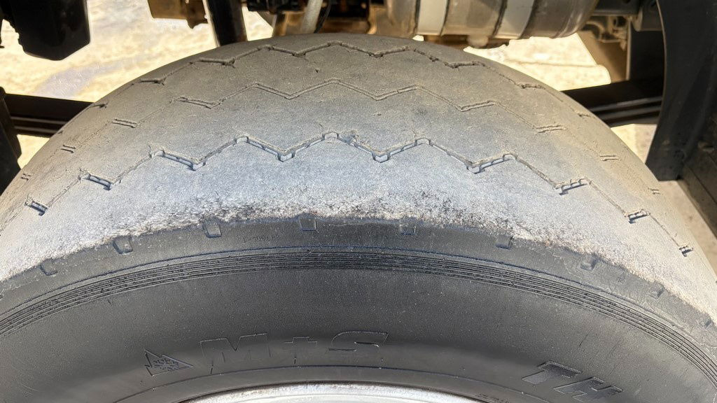 덤프트럭 Iveco Trakker AD340T45 8x4 bordmatic tipper - retarder : 사진 12 덤프트럭 Iveco Trakker AD340T45 8x4 bordmatic tipper - retarder : 사진 12