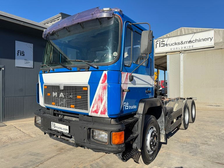 MAN 25.272 6x4 chassis- complete spring - 캡 새시 트럭 : 사진 1 MAN 25.272 6x4 chassis- complete spring - 캡 새시 트럭 : 사진 1