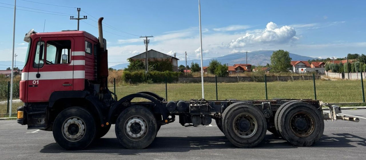 MAN 32.322 8x4 chassis - spring - 캡 새시 트럭 : 사진 5 MAN 32.322 8x4 chassis - spring - 캡 새시 트럭 : 사진 5