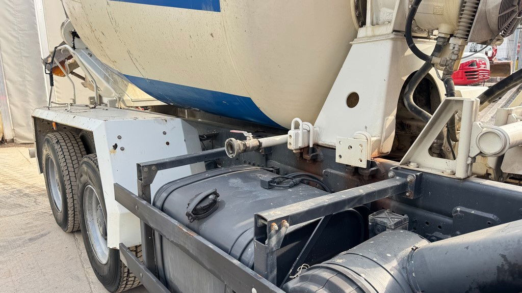 MAN FE 410A 6x4 mixer - 7m3 - euro 3 - 콘크리트 믹서 트럭 : 사진 4 MAN FE 410A 6x4 mixer - 7m3 - euro 3 - 콘크리트 믹서 트럭 : 사진 4