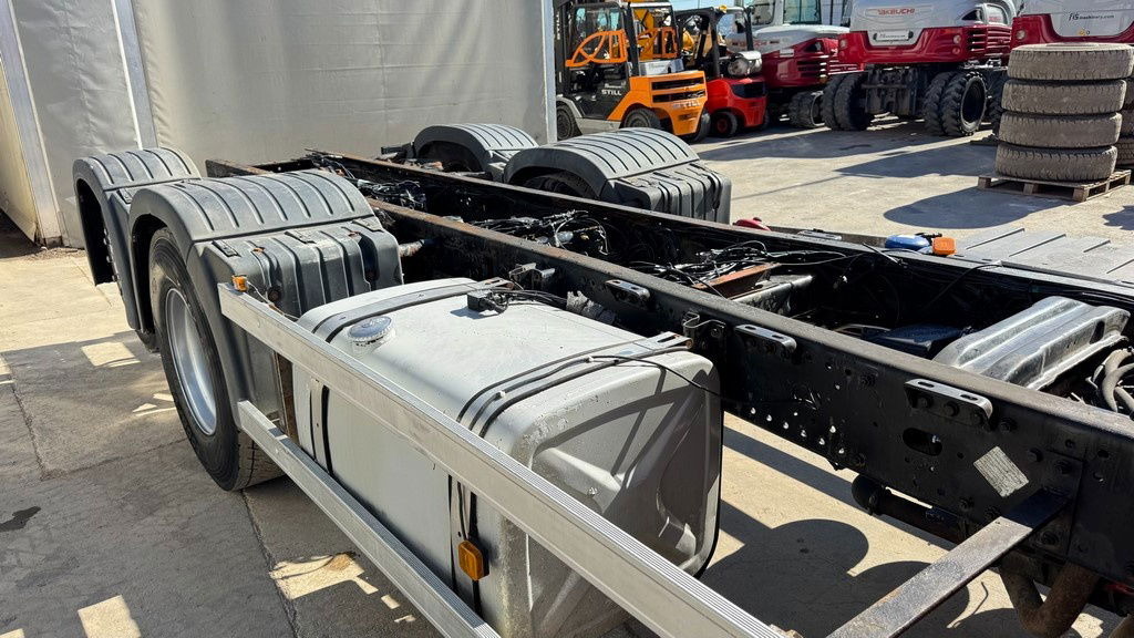 MAN TGA 26.460 6X2 chassis - lifitng axle - 캡 새시 트럭 : 사진 4 MAN TGA 26.460 6X2 chassis - lifitng axle - 캡 새시 트럭 : 사진 4
