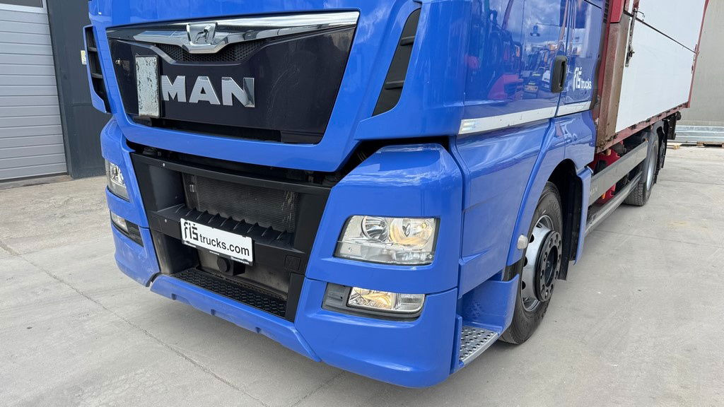 MAN TGX 26.440 6x2 box truck - retarder - lifting axle - 박스 트럭 : 사진 2 MAN TGX 26.440 6x2 box truck - retarder - lifting axle - 박스 트럭 : 사진 2